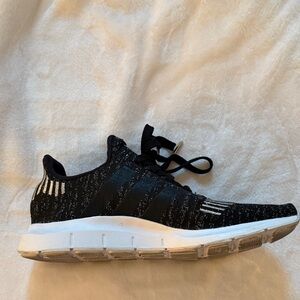 Adidas Originals Swift Run Size 8